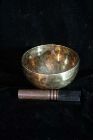 Hand beaten Singing Bowl 17cm