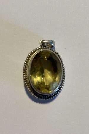 Topaz and silver Pendant 2.5cm
