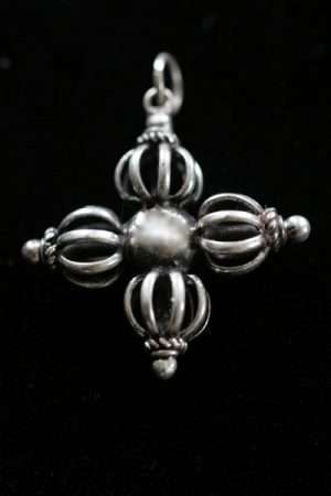 Double-vajra pendant