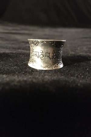 Fine carve Om Mane padme hum ring