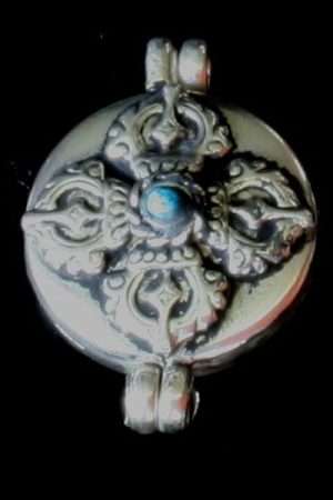 Double-vajra locket WS_PDVHUM