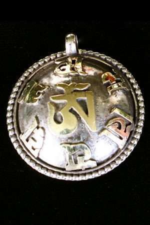 Om Mani pendant WS_POM1