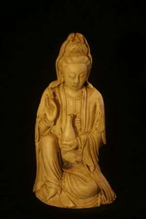 Guanyin / Kwan yin / Quan yin statue resin 18cm