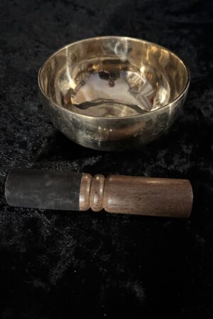 Hand beaten singing bowl 12cm