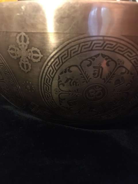 MANJUSRI Etched Singing Bowl  25cm - Image 5