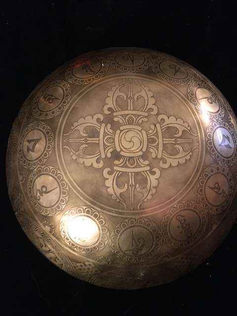 MANJUSRI Etched Singing Bowl  25cm - Image 6