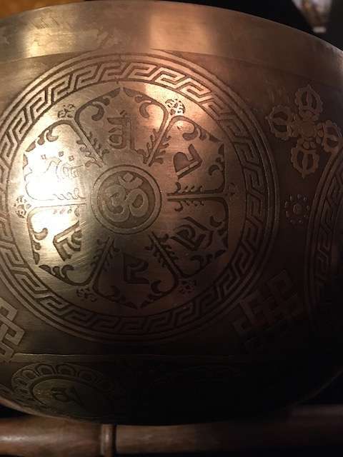 MANJUSRI Etched Singing Bowl  25cm - Image 11