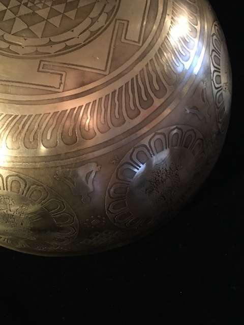 AVALOKITESVARA Etched Singing Bowl  25cm - Image 5