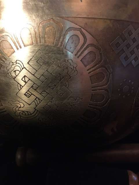 AVALOKITESVARA Etched Singing Bowl  25cm - Image 10