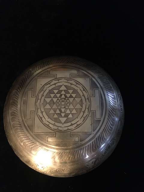 AVALOKITESVARA Etched Singing Bowl  25cm - Image 11