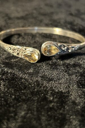 SILVER BRACELET WITH TOPAZ STONES